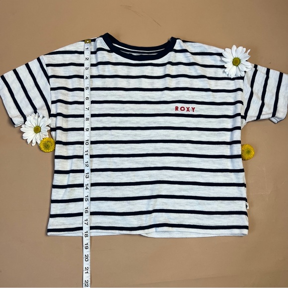 Roxy navy and white stripped short sleeved cropped top - Picture 8 of 8